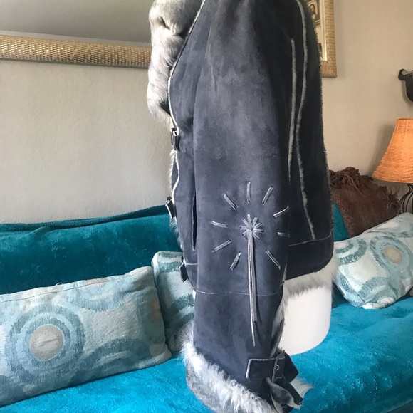 Absolutely gorgeous bomber jacket - Picture 2 of 5